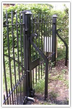 Agricultural / farm style automated gates