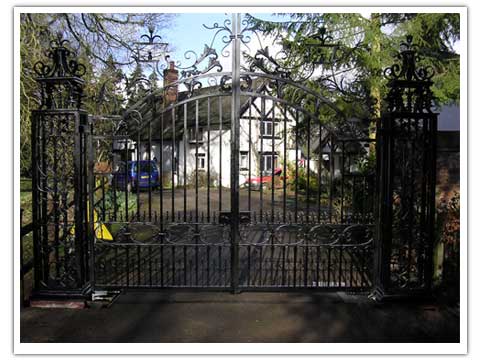 photo of hunting Lodge Gates