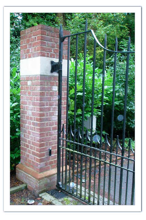 Kingswood hanger gates