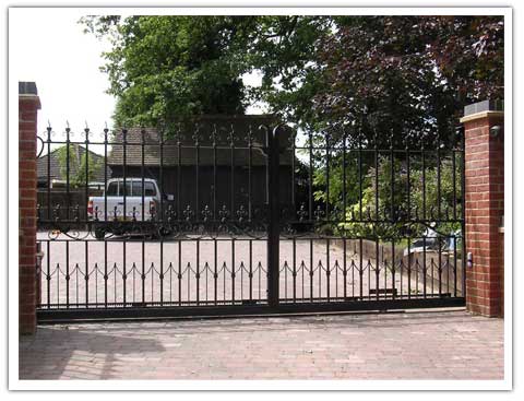 Ottershaw Sliding Gate