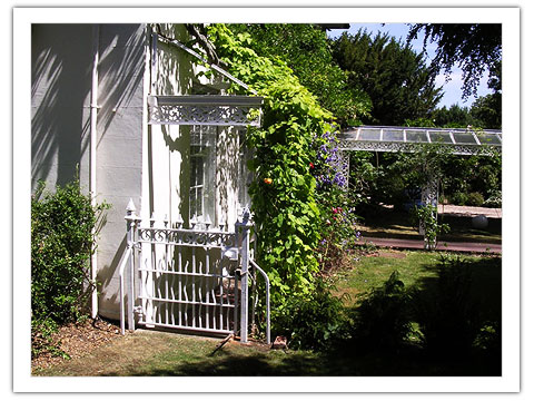 Rosebery House gates