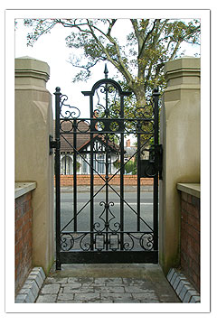 Matching gate for the victorian sliding gate