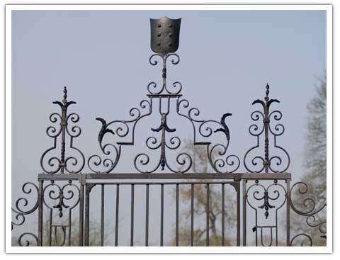 Jordanstone House Gate OverArch