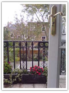 Victorian inspired balcony railing Design