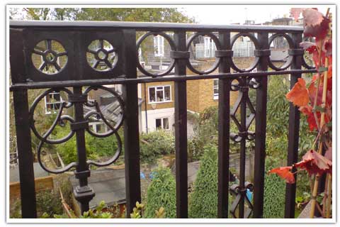 Victorian inspired balcony railing Design